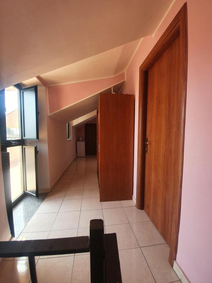 Hotel Royal Palace Gate à San Nicola La Strada Extérieur photo